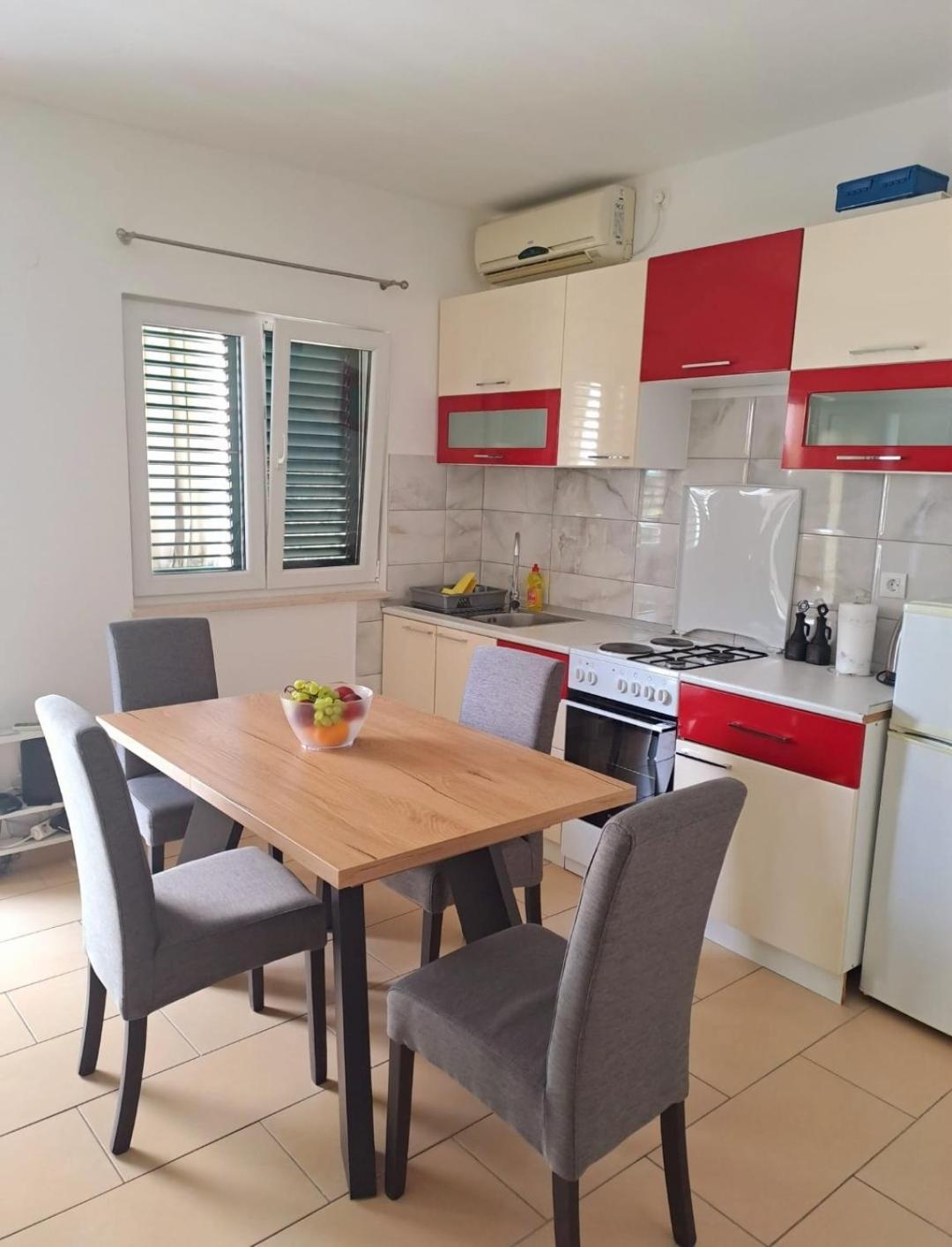 Apartmani Ivica Martic Duce Ngoại thất bức ảnh